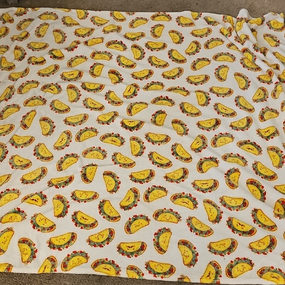 Kensie Home Taco Blanket - Picture 1 of 4